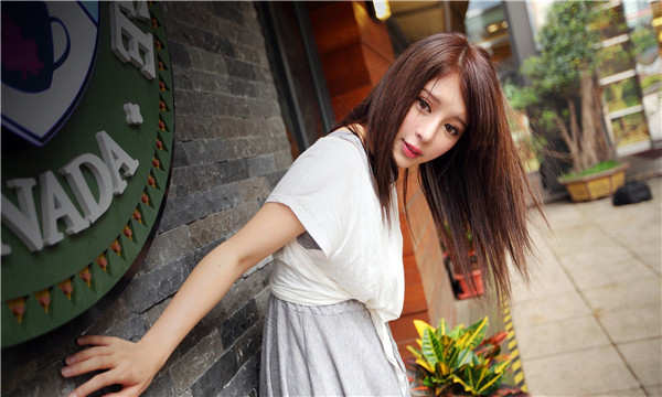 大余想找一个女性生孩子给报酬-｛找个女人生孩子多少钱｝